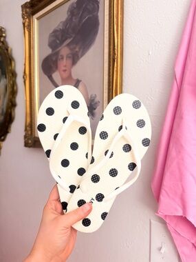 NWOT Old Navy Polka Dot Flip Flop Sandals